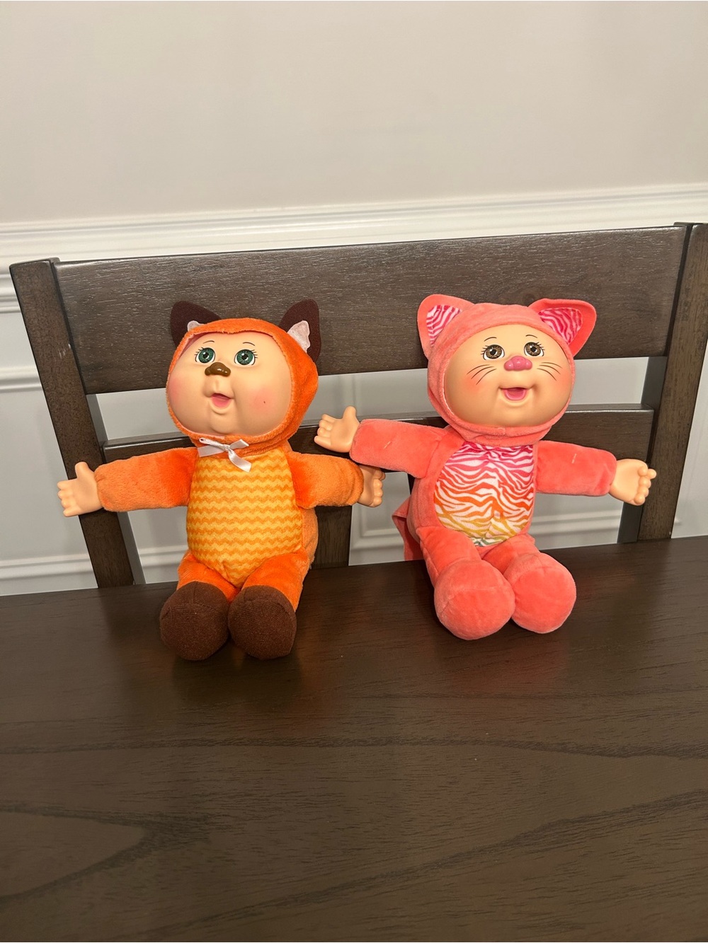 Lot of 2 cabbage patch kids dolls, fox and kitten 🦊 🐱